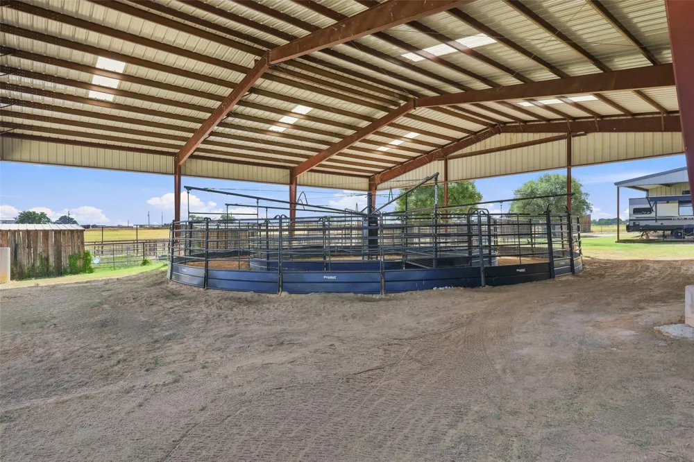 900 Leech Poolville, TX 76487