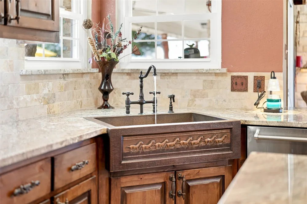 900 Leech Poolville, TX 76487