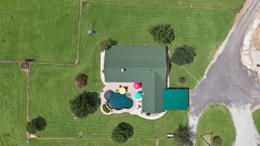 900 Leech Poolville, TX 76487