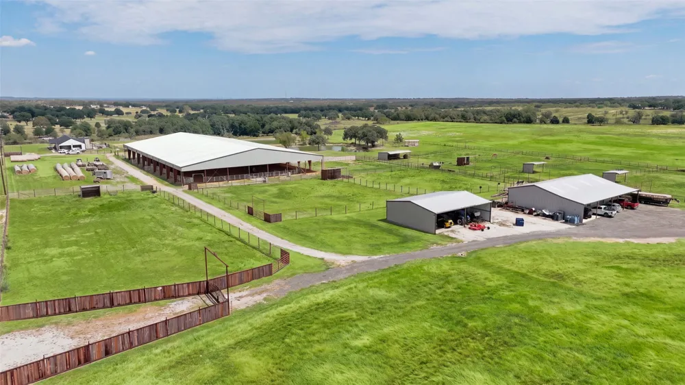 900 Leech Poolville, TX 76487