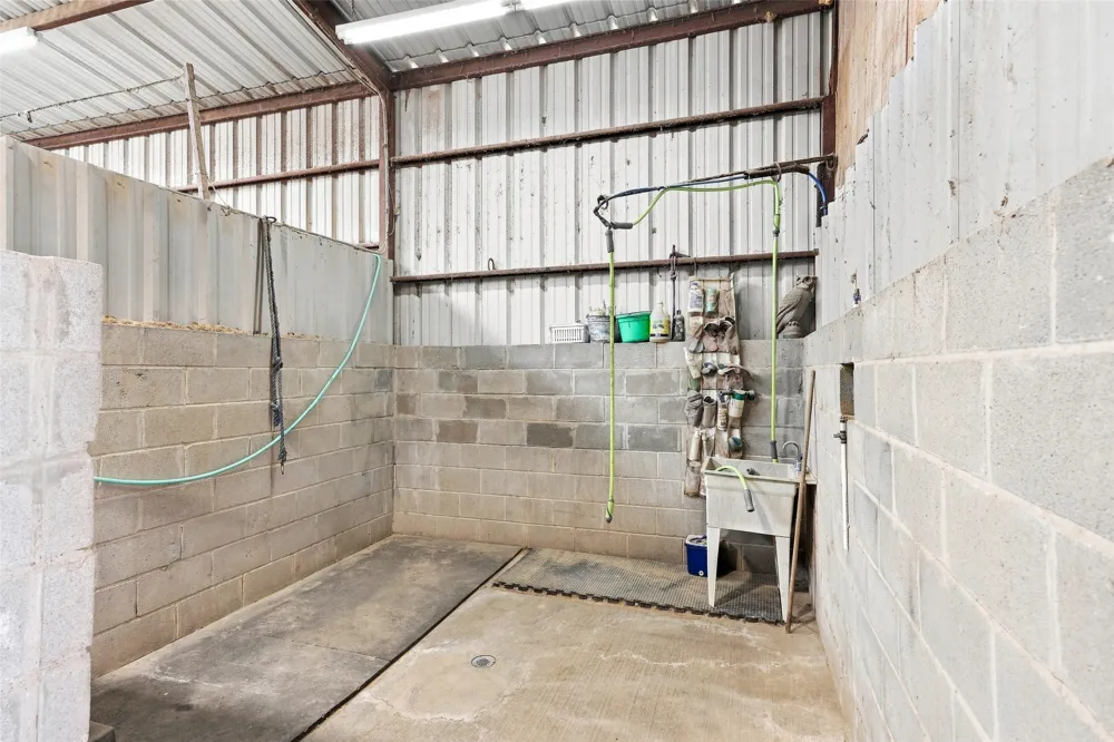 900 Leech Poolville, TX 76487