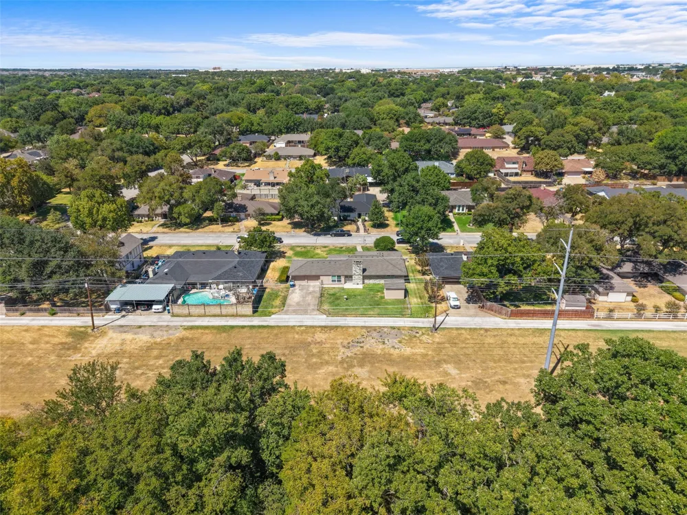 336 Woodbrook Drive DeSoto, TX 75115