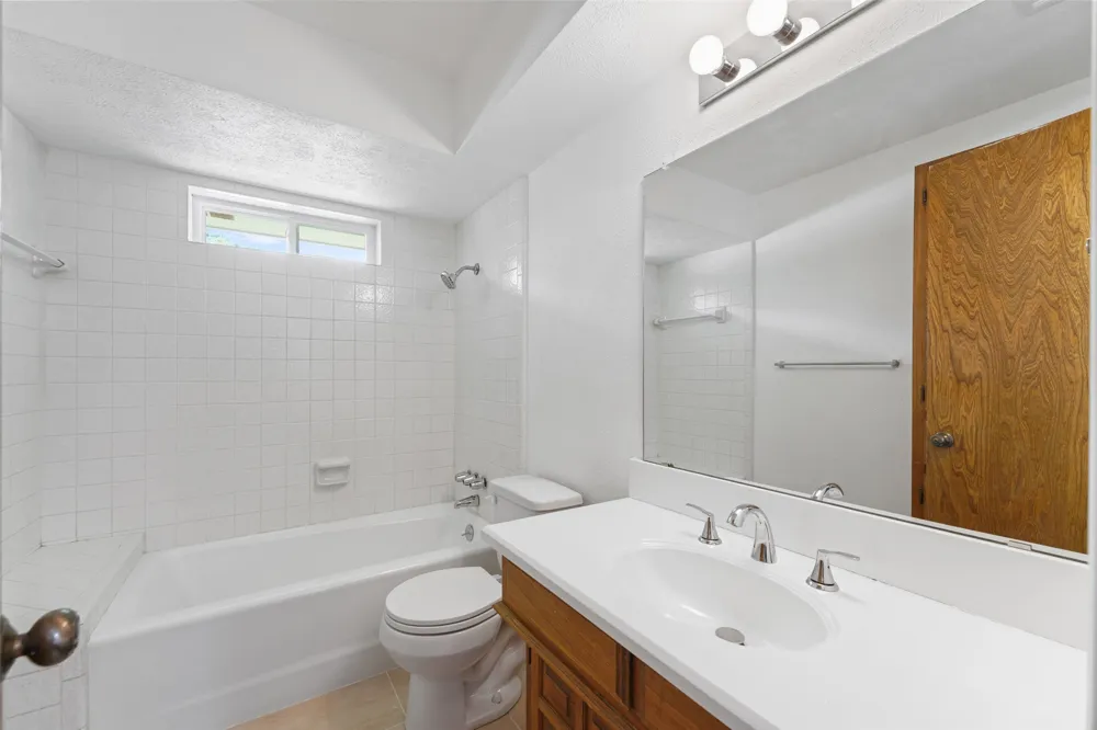 336 Woodbrook Drive DeSoto, TX 75115