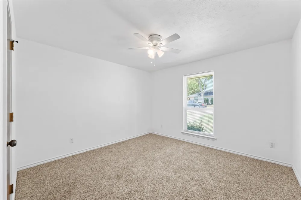 336 Woodbrook Drive DeSoto, TX 75115