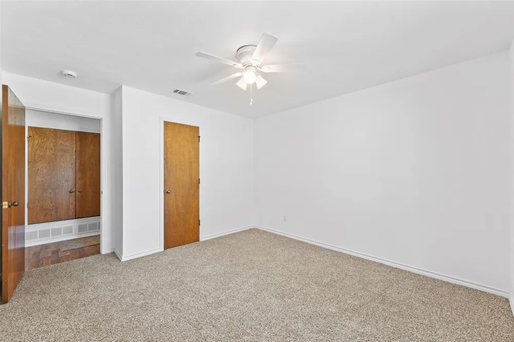 336 Woodbrook Drive DeSoto, TX 75115