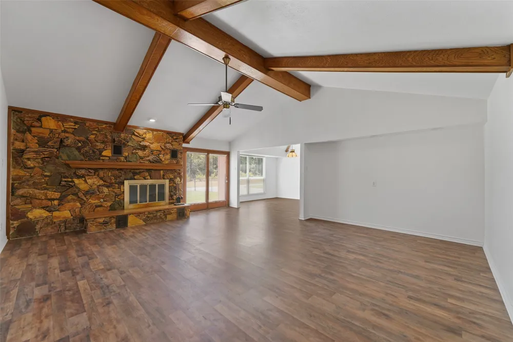 336 Woodbrook Drive DeSoto, TX 75115