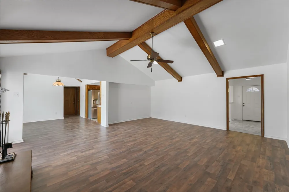 336 Woodbrook Drive DeSoto, TX 75115