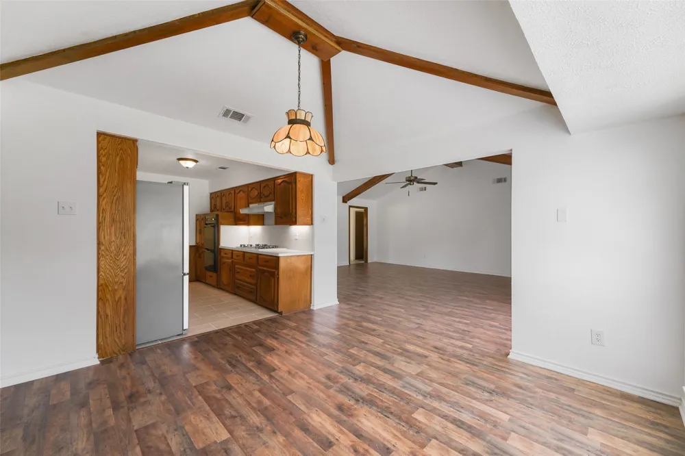 336 Woodbrook Drive DeSoto, TX 75115