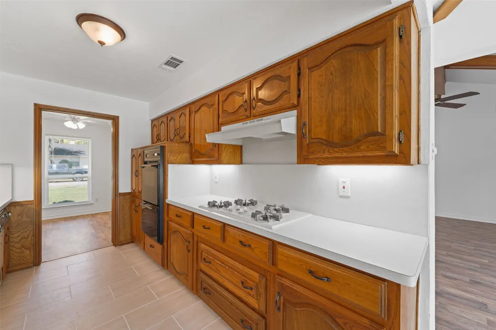 336 Woodbrook Drive DeSoto, TX 75115