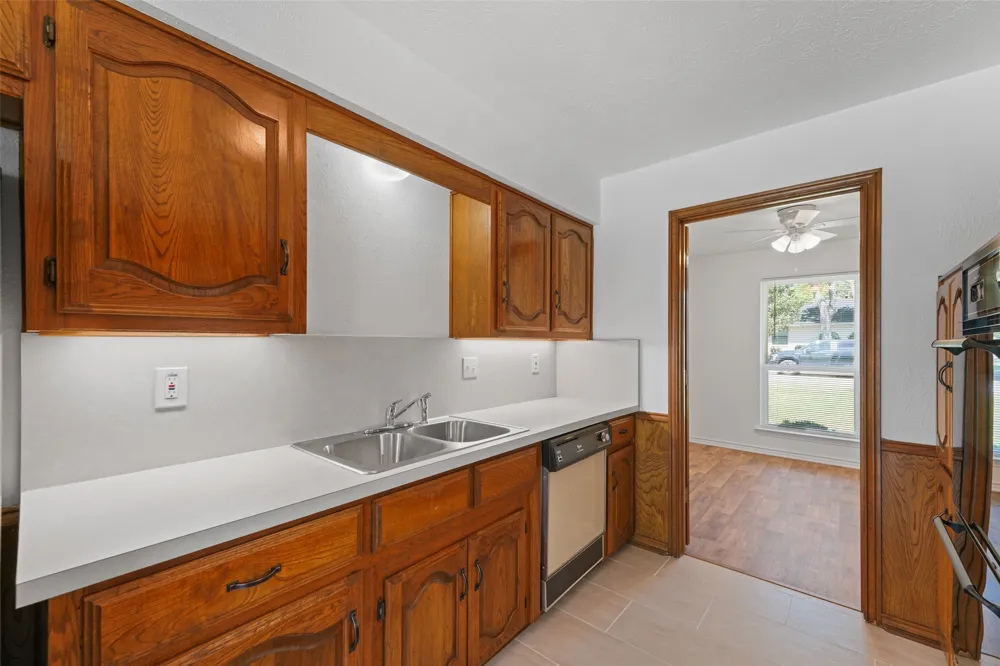 336 Woodbrook Drive DeSoto, TX 75115