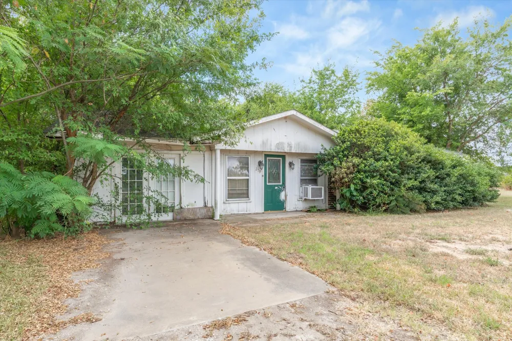 259 Vz County Road 3406 Wills Point, TX 75169