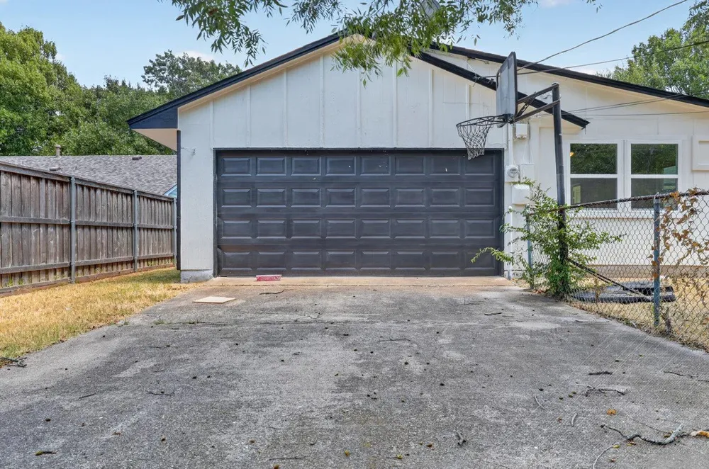 3811 Ovid Avenue Dallas, TX 75224