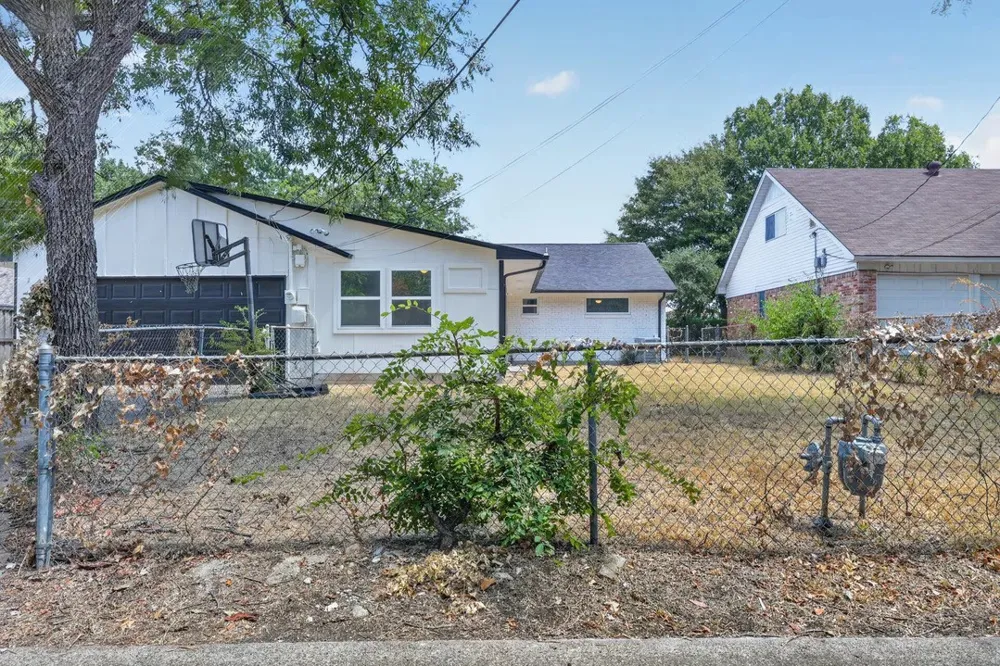 3811 Ovid Avenue Dallas, TX 75224