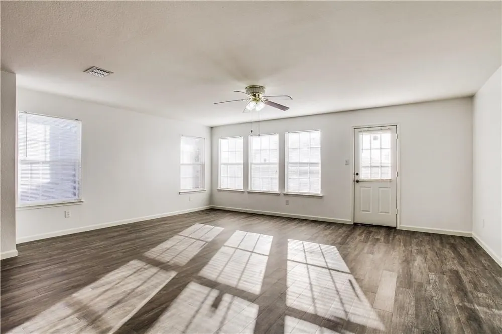 14816 S Spring Ridge Circle Balch Springs, TX 75180