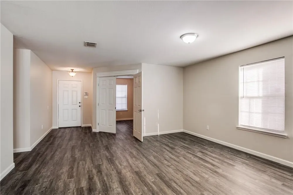 14816 S Spring Ridge Circle Balch Springs, TX 75180