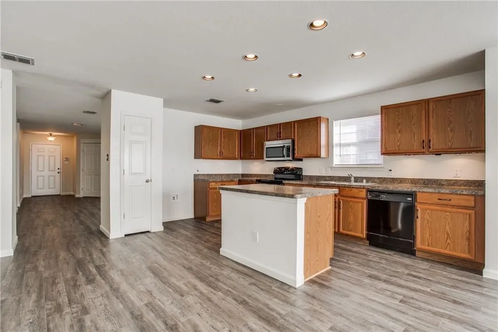 14816 S Spring Ridge Circle Balch Springs, TX 75180