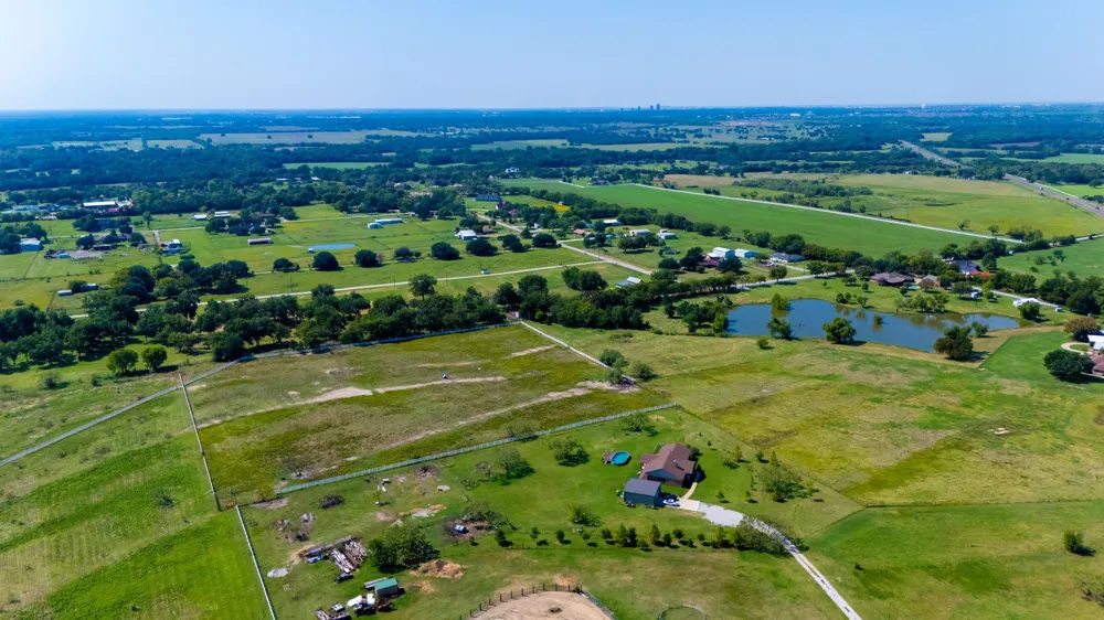 3475 Sauls Aubrey, TX 76228