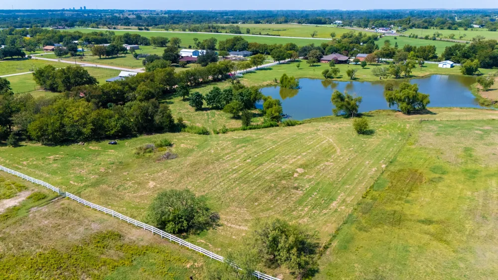 3475 Sauls Aubrey, TX 76228