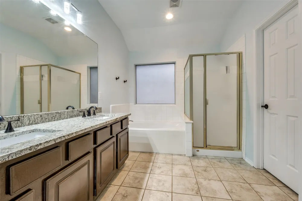1617 Redwood Drive Corinth, TX 76210