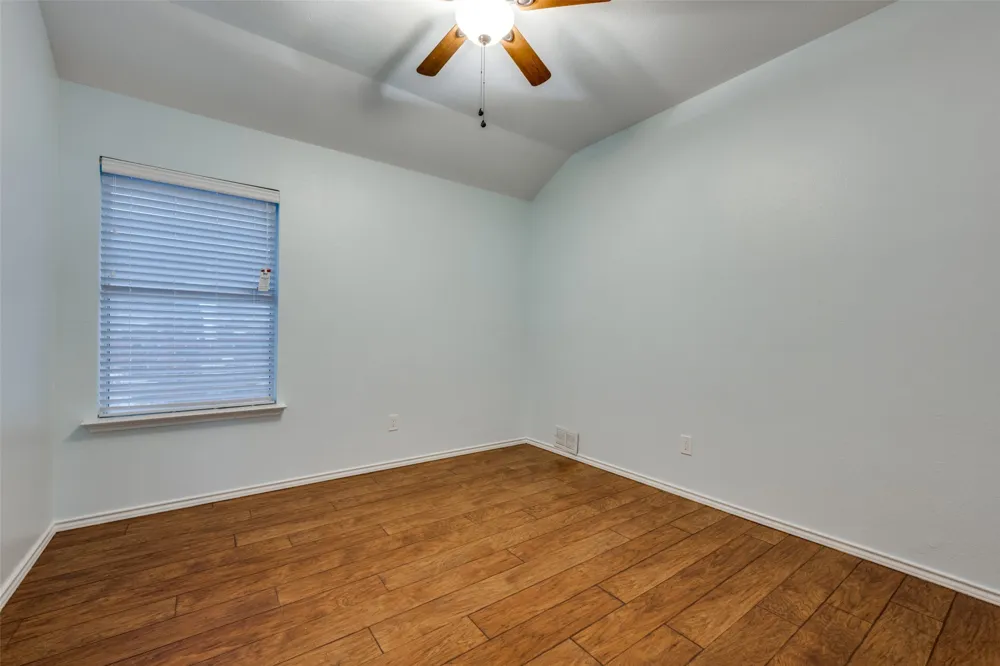 1617 Redwood Drive Corinth, TX 76210