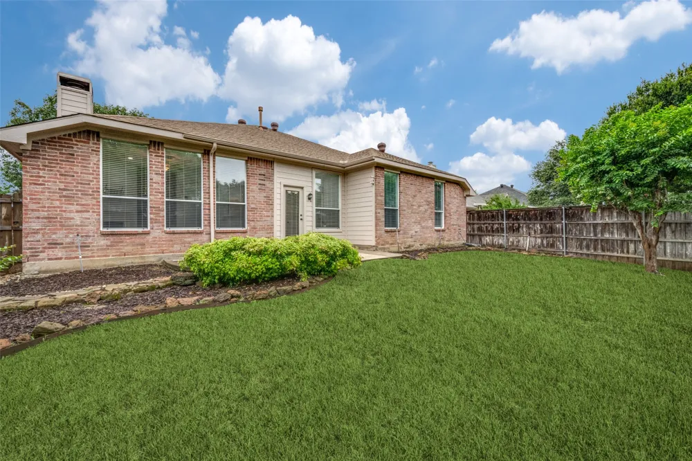 1617 Redwood Drive Corinth, TX 76210