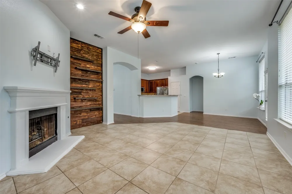 1617 Redwood Drive Corinth, TX 76210