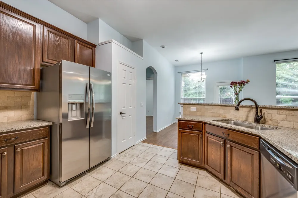 1617 Redwood Drive Corinth, TX 76210