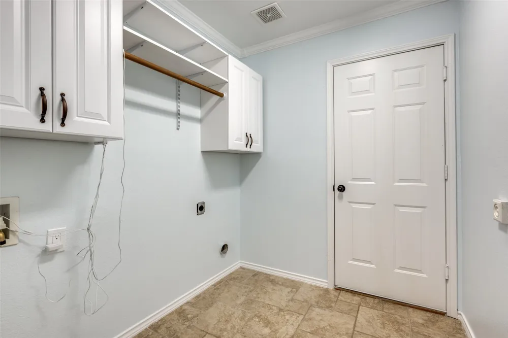 1617 Redwood Drive Corinth, TX 76210