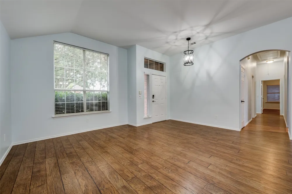 1617 Redwood Drive Corinth, TX 76210