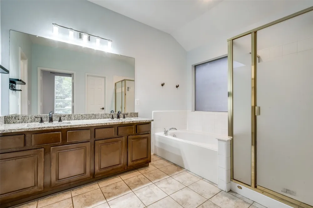1617 Redwood Drive Corinth, TX 76210