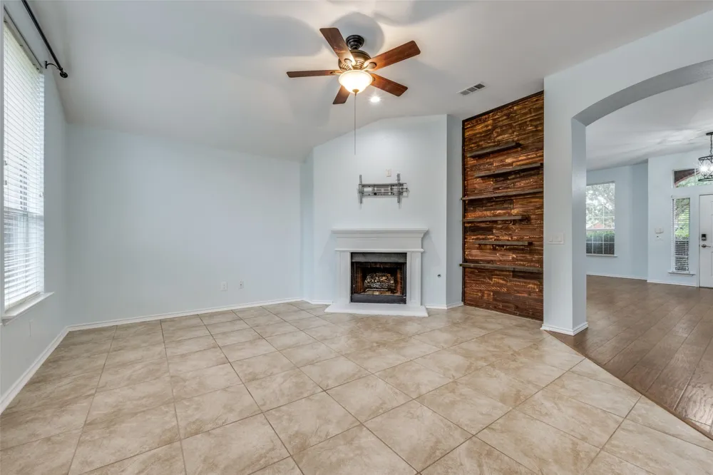 1617 Redwood Drive Corinth, TX 76210