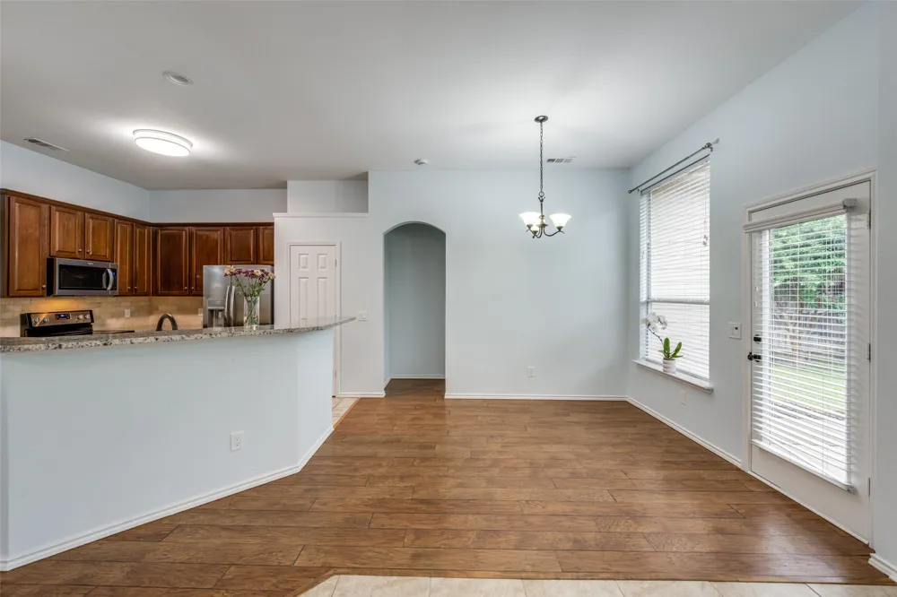1617 Redwood Drive Corinth, TX 76210