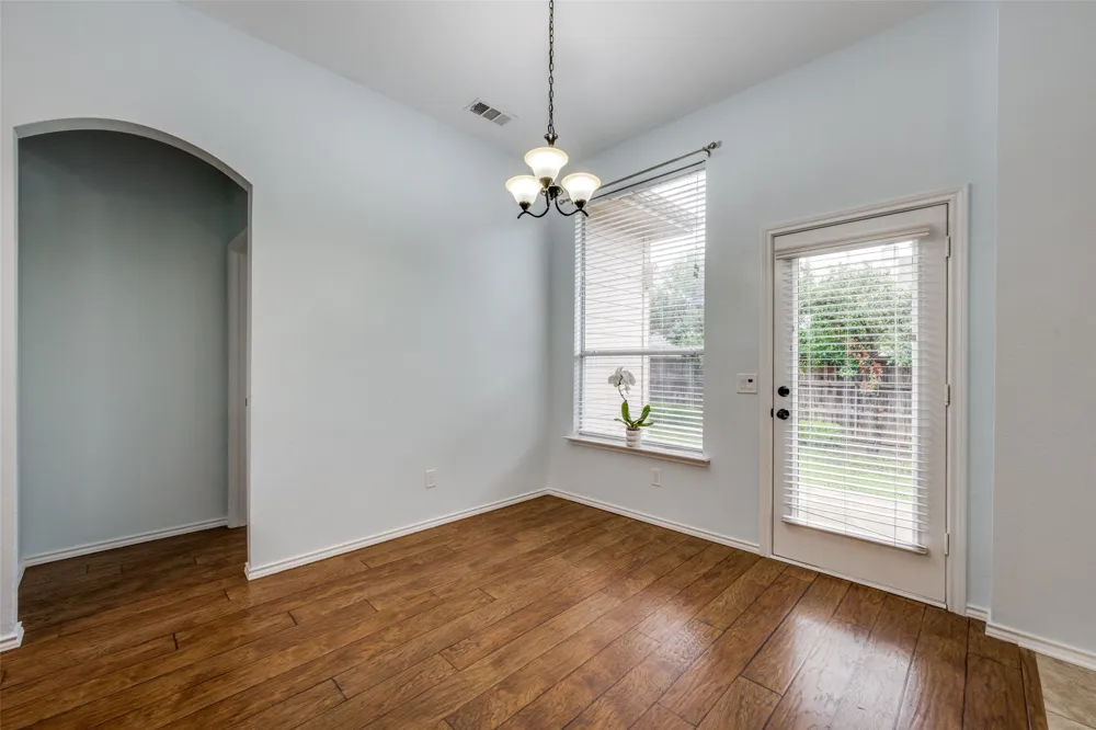 1617 Redwood Drive Corinth, TX 76210
