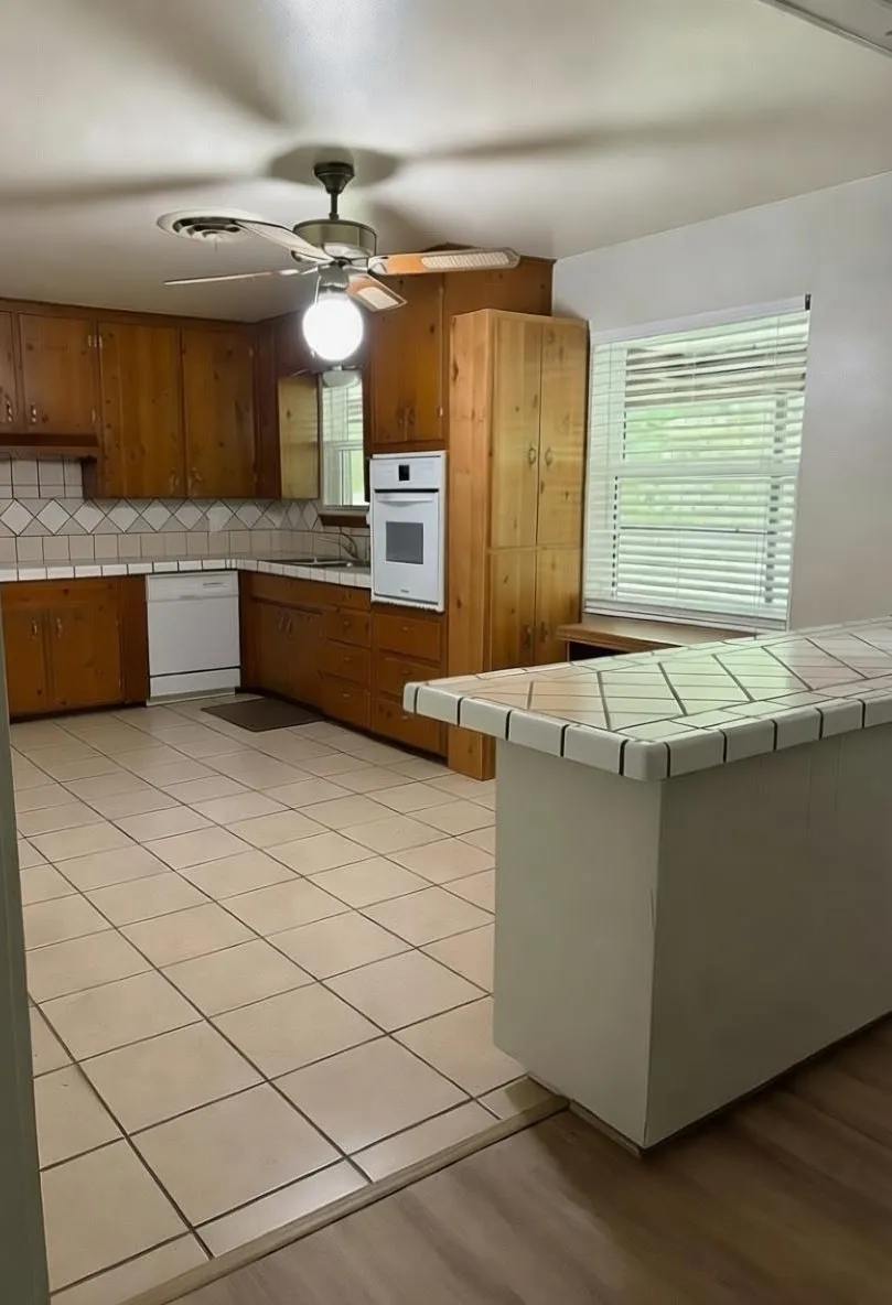 125 Glenhaven Drive Azle, TX 76020