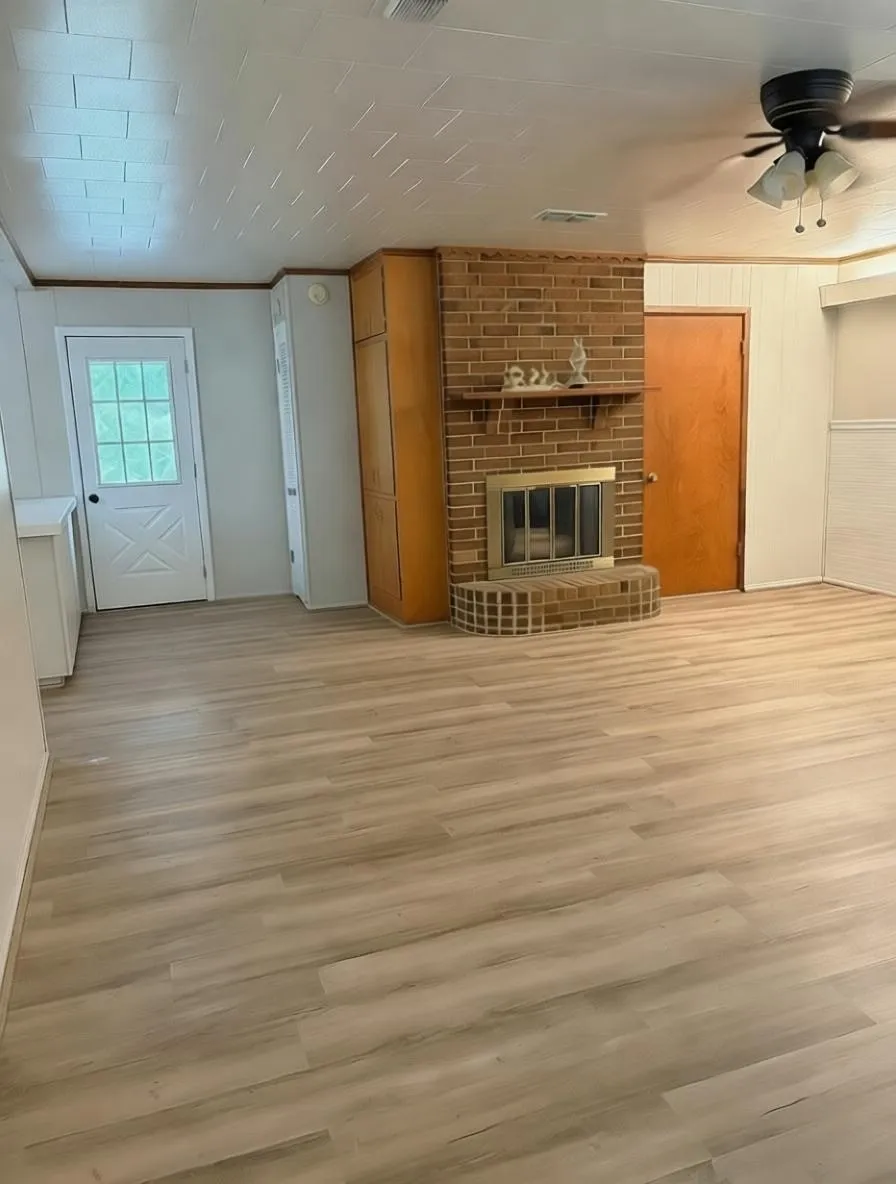 125 Glenhaven Drive Azle, TX 76020