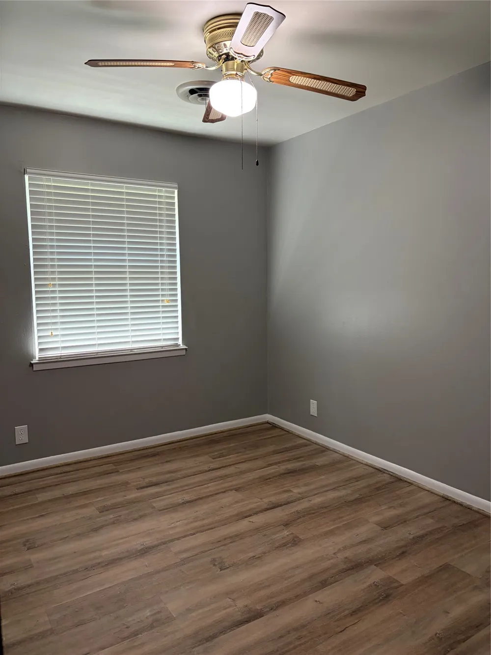 125 Glenhaven Drive Azle, TX 76020