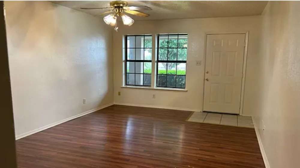 1016 Wood Street Sanger, TX 76266