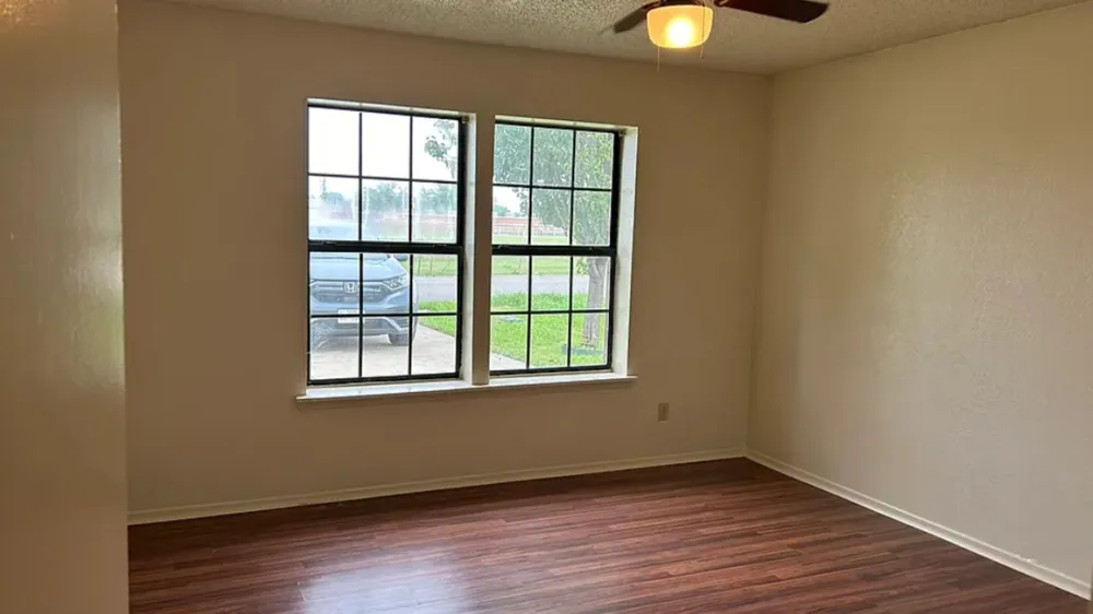 1016 Wood Street Sanger, TX 76266