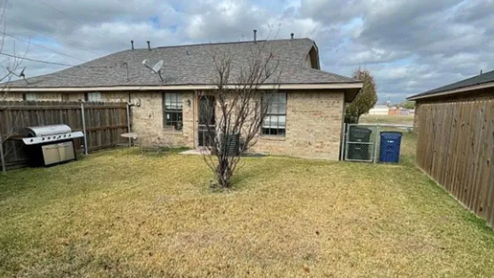 1016 Wood Street Sanger, TX 76266