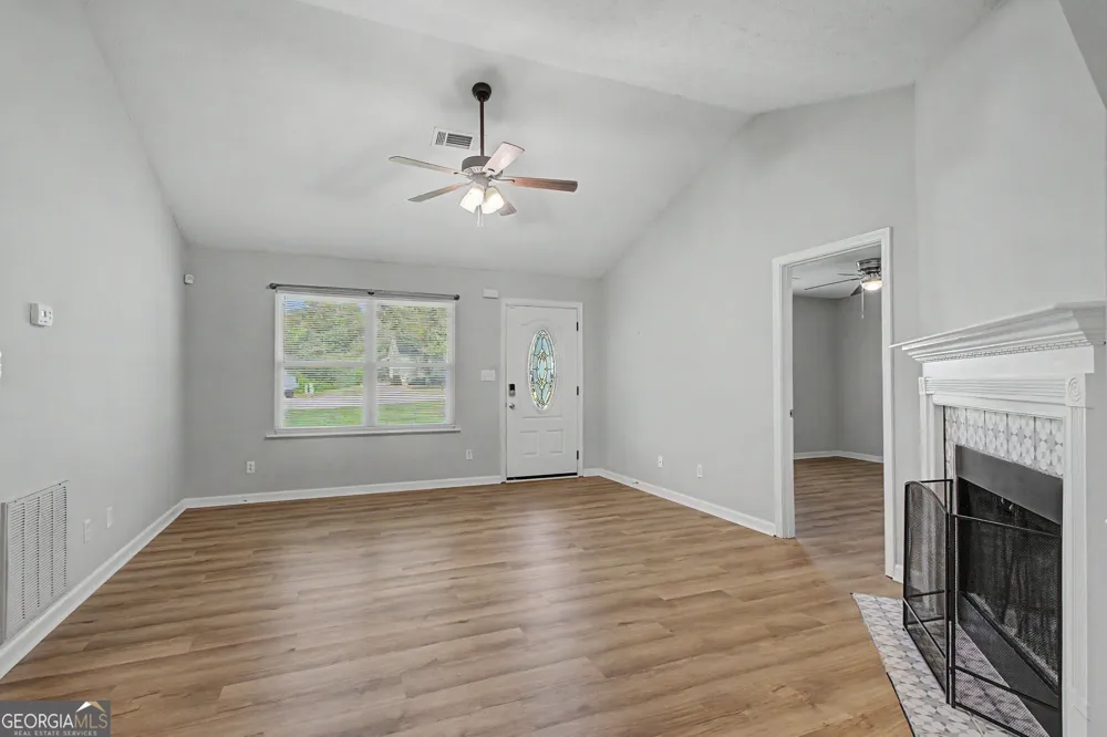 32 Oak ST Newnan, GA 30263