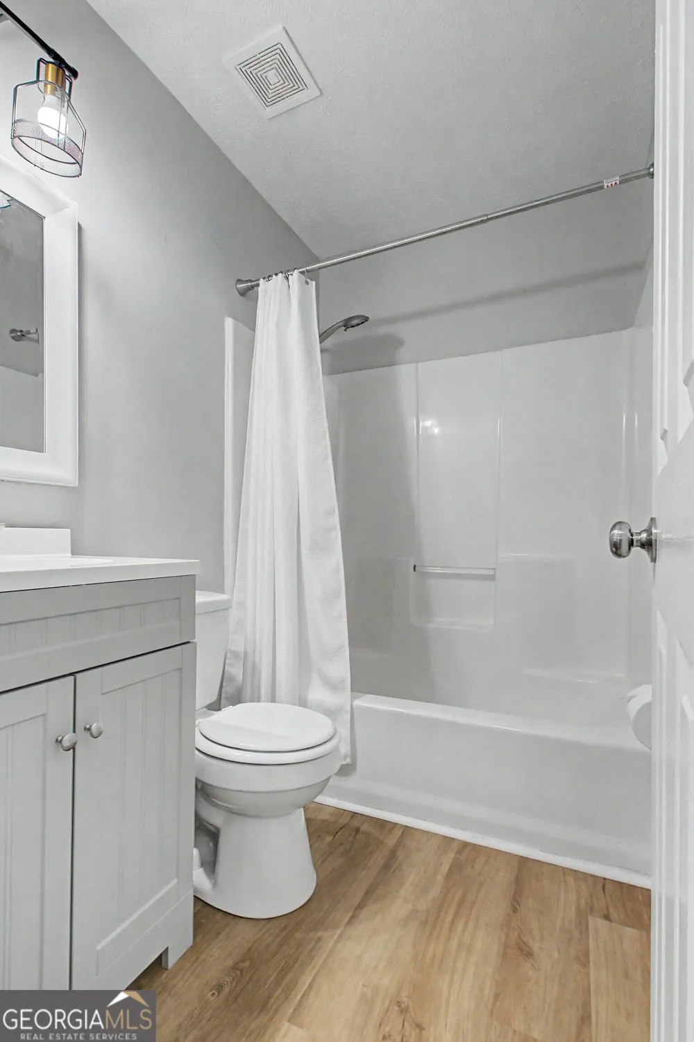 32 Oak ST Newnan, GA 30263