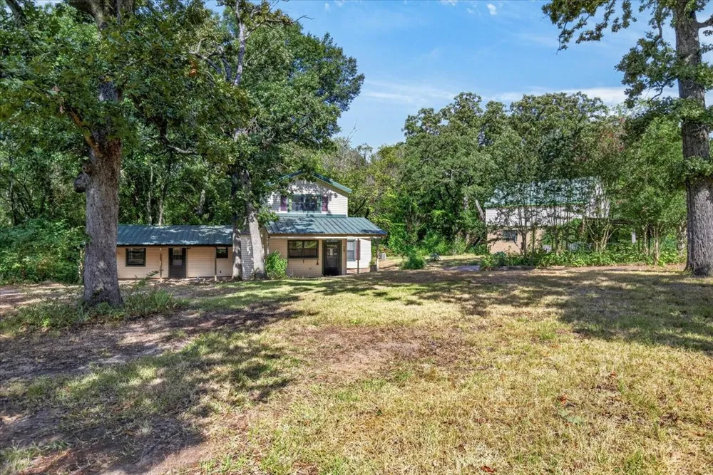 110 Hidalgo Loop Payne Springs, TX 75156