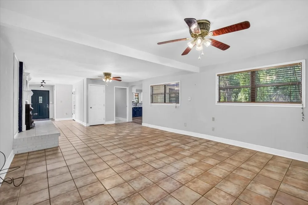 110 Hidalgo Loop Payne Springs, TX 75156