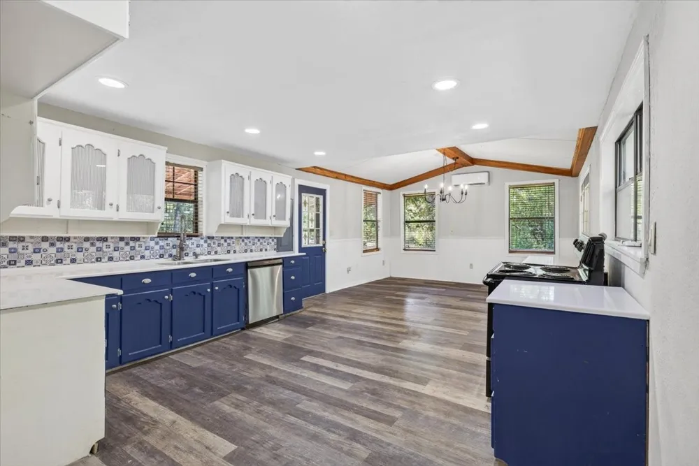 110 Hidalgo Loop Payne Springs, TX 75156