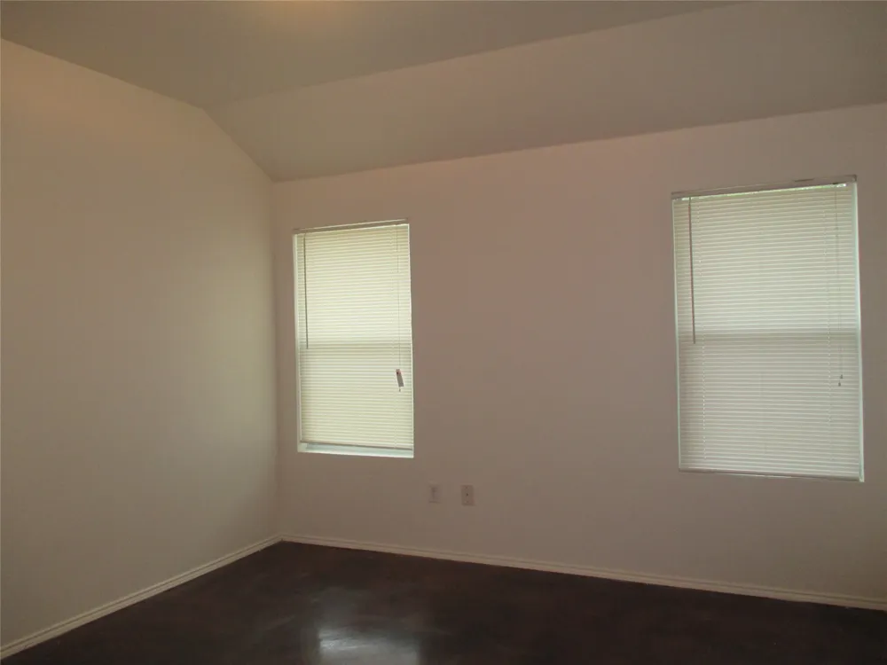 719 Hallvale Drive White Settlement, TX 76108