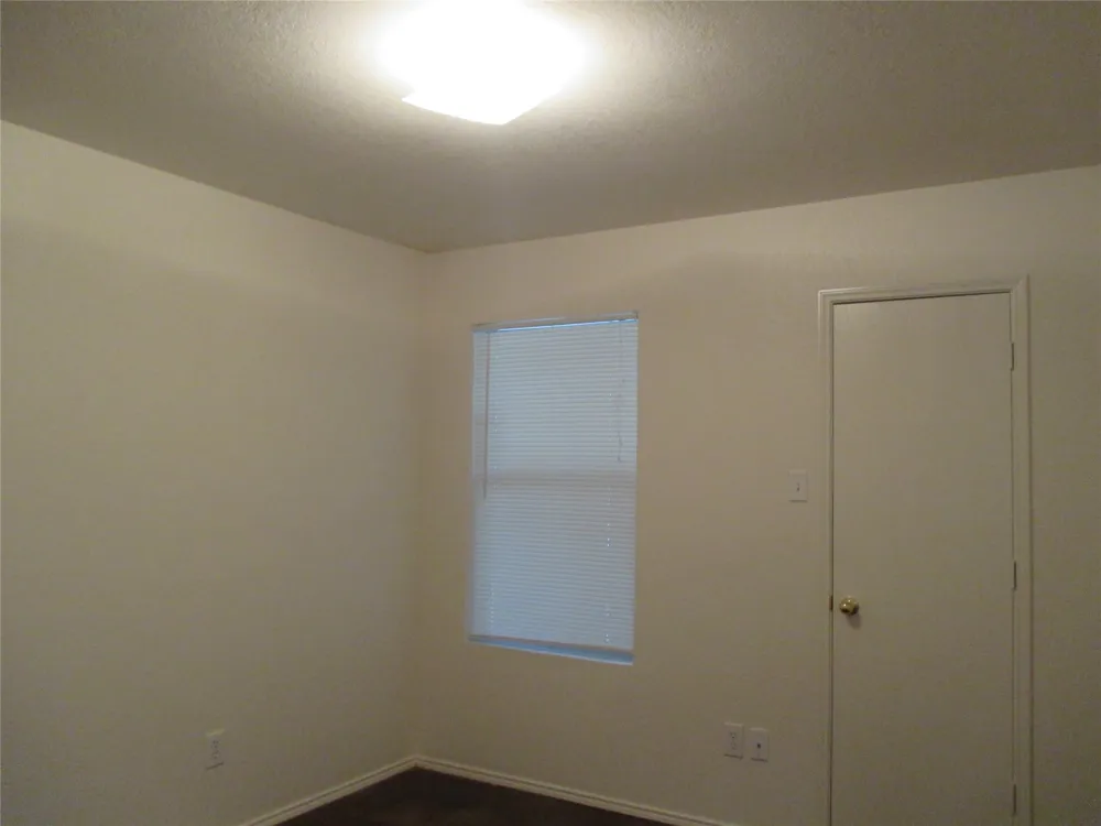 719 Hallvale Drive White Settlement, TX 76108