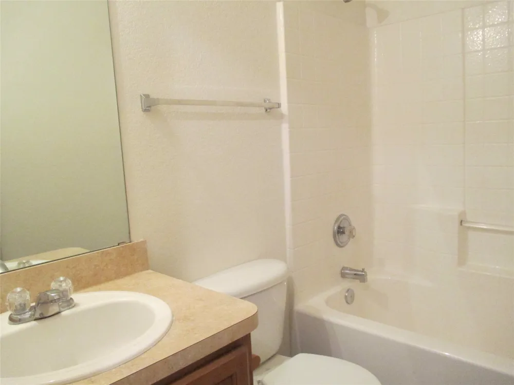 719 Hallvale Drive White Settlement, TX 76108