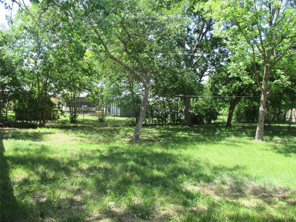 719 Hallvale Drive White Settlement, TX 76108