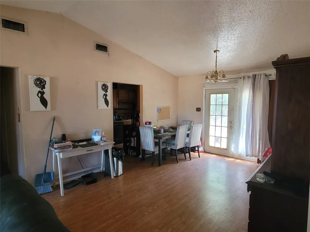 102 Buttercup Lane Dallas, TX 75217