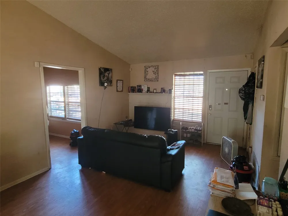 102 Buttercup Lane Dallas, TX 75217
